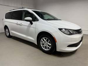 Increíble Chrysler Voyager LXi FWD 2020 Usada en Perfectas Condiciones, con Poco Kilometraje, en Existencia, Oferta Increíble - Product Image 6