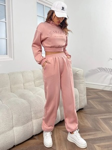 Conjunto de Sudadera Corta con Cuello Alto y Hombros Caídos Estampada de Fácil Uso y Pantalones de Chándal para Invierno, con Logotipo Personalizado, Servicio OEM, MOQ Bajo - Product Image 5