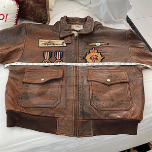 Venta al por mayor de chaquetas de cuero personalizadas PU o cuero genuino diseño OEM chaqueta de invierno de moda para hombre - Product Image 2