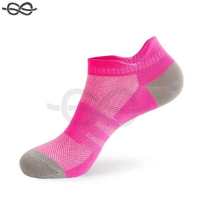 Chaussettes de course à pied pour hommes et femmes, séchage rapide, fines et respirantes, pour les activités de plein air, design à coupe basse - Product Image 2