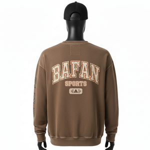 Sweat-shirt pour homme en molleton de coton brossé premium 320 g/m² teint en pigment marron avec logo imprimé varsity personnalisé Basics Sweatshirts - Product Image 2