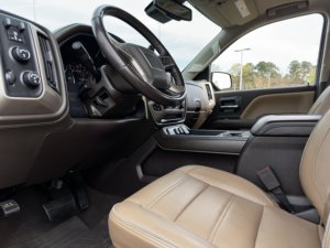 GM_C Sierra 1500 Denali 2018 Usada en Buen Estado - Product Image 4