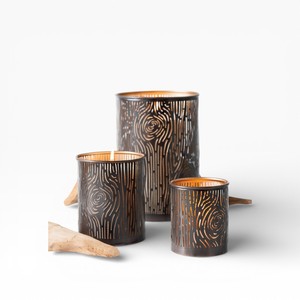 Porte-bougie votif en métal noir avec motif rond de mandala et finition intérieure en cuivre - Product Image 5