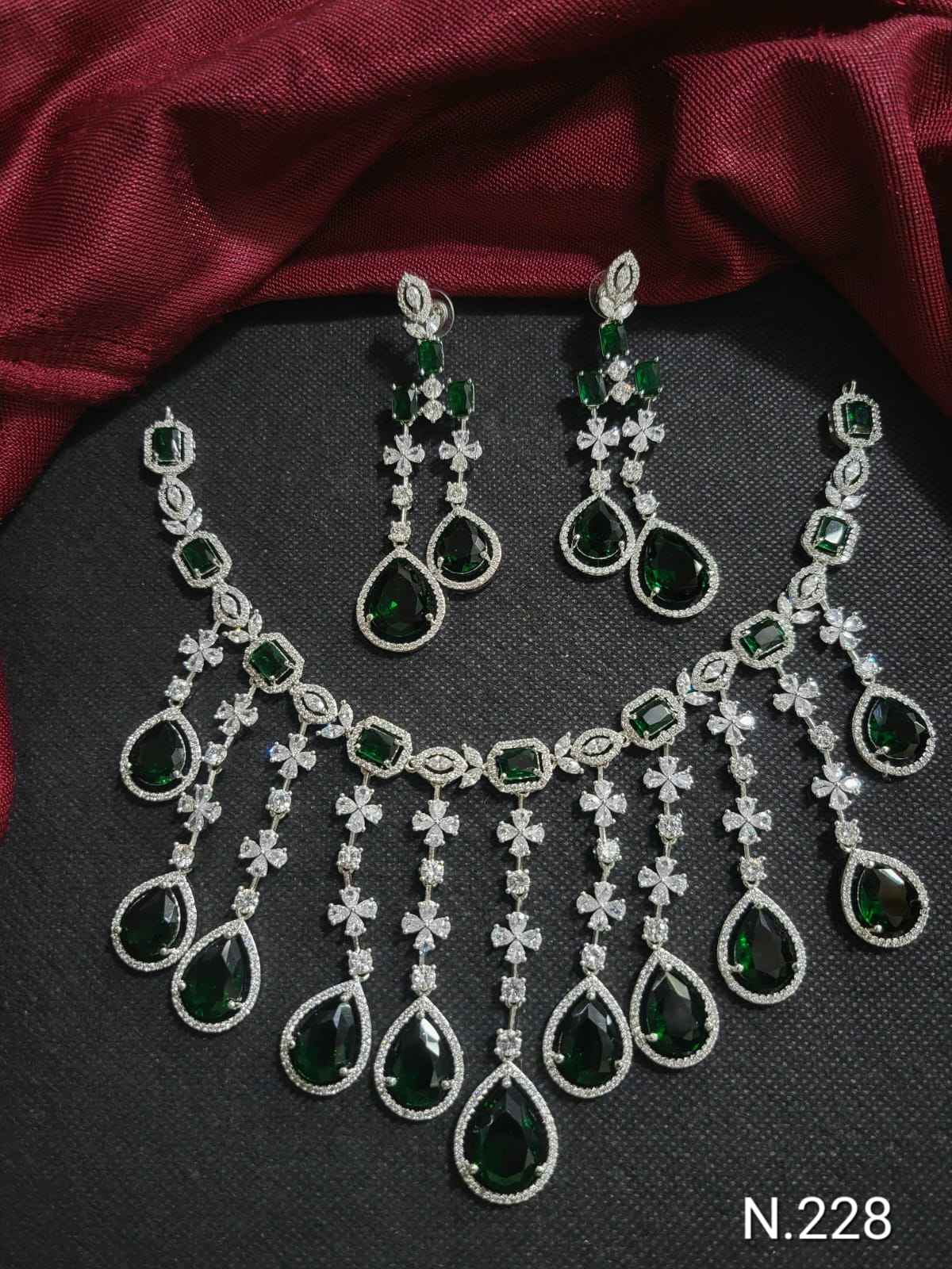 สีเขียว