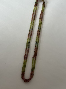 Collier de perles facettées en émeraude naturelle et multi-tourmaline, 2,70 mm-3,30 mm, longueur 7 pouces, 2 brins, 162,25 carats, Red Mountain - Product Image 2