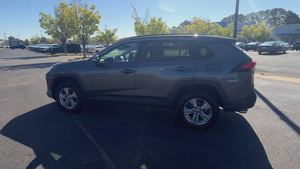 Toyota RAV4 XLE FWD SUV 2024 d'occasion, boîte automatique 8 vitesses, transmission intégrale, freins ABS - Product Image 2