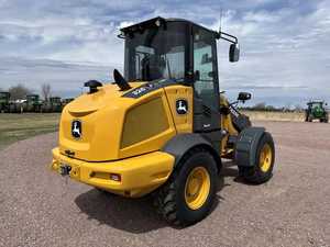 รถตักล้อยาง John Deere 326D ใหม่/มือสอง พร้อมเครื่องยนต์และ PLC คุณภาพสูง จัดส่งรวดเร็ว - Product Image 6