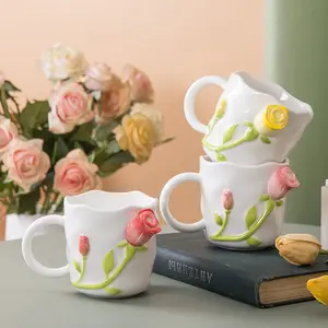 Caneca de café cerâmica florida feita a mão para escritório em casa 3D Rose Pastoral caneca de café da manhã xícara de chá segura para bebidas de cozinha e micro-ondas presente