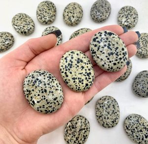 Calidad Premium Dalmation Jasper Palmstone Top pulido Rock Crystal Love Forma ovalada Piedra preciosa para la curación de la decoración del hogar - Product Image 2