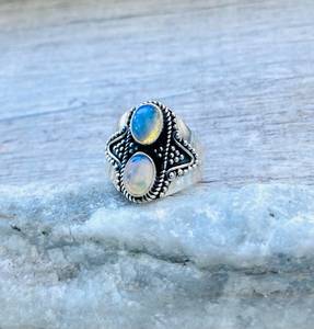Anillo de forma redondeada turquesa y plateada, piedra preciosa blanca Natural, regalo de aniversario tratado térmicamente para mujeres y niñas - Product Image 4