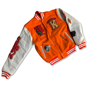 Chaqueta Bomber Universitaria de Béisbol Acolchada con Logotipo Bordado Personalizado para Hombre - Product Image 3