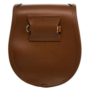 Sporran escocés de cuero negro liso para hombres con correa de cadena Medio vestido de cuero Premium Sporran en MOQ bajo - Product Image 2