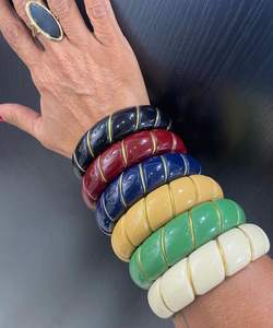 กำไลข้อมือเรซินอีพ็อกซี่ทำด้วยมือและสร้อยข้อมือทรงกลมสำหรับการออกแบบเป็นทรงสี่เหลี่ยมกว้าง - Product Image 1