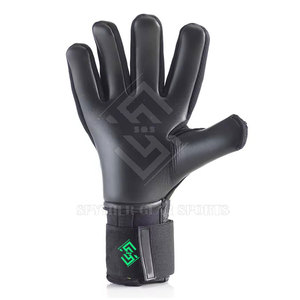 Gants de gardien de but de haute qualité antidérapants avec fermeture à scratch, adhérence optimale, paume en latex respirante, fabriqués au Pakistan - Product Image 4