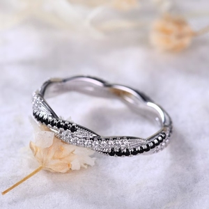 Anillo de Plata de Ley 925 Maciza con Espinela Negra, Anillo de Eternidad Único para Mujer, Anillo de Compromiso o Aniversario con Engaste de Puntas, Personalizable - Product Image 3