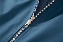 Chaqueta de bombardero para hombre con diseño de logotipo personalizado OEM, chaqueta cortavientos ligera informal con estilo - Product Image 3