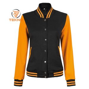 Chaquetas universitarias cortas para mujer al por mayor con diseño personalizado, chaquetas bomber para mujer, parches bordados, ropa de calle y estilo universitario - Product Image 1