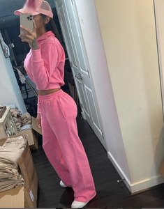 2024 survêtements de couleur blanche personnalisés pour femmes Crop Crew & Jogger survêtement respirant produit de haute qualité fabriqué au Pakistan - Product Image 2