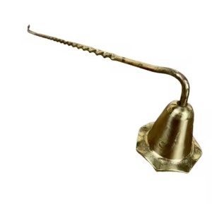 Apagavelas de Metal Ecológico Hecho a Mano con Diseño Moderno y Color Personalizado para Decoración Navideña del Hogar - Product Image 1