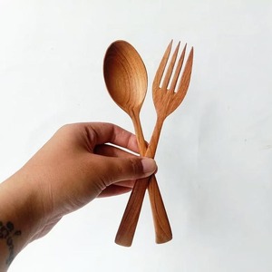 Utensilios de madera hechos a mano para uso diario cubiertos de madera de larga duración utensilio natural para comer - Product Image 4