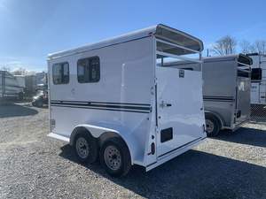 รถพ่วงสำหรับม้า 2 ตัว โครงเหล็กแข็งแรง ทนทาน ระบายอากาศได้ดี เหมาะสำหรับฟาร์ม ปศุสัตว์ และการใช้งานด้านขี่ม้า - Product Image 3