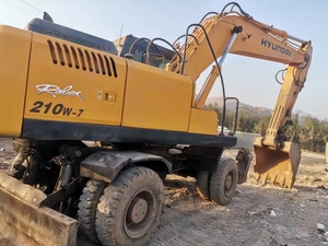 Hyundai 210w-7 Pelle hydraulique sur chenilles d'occasion de 12 tonnes en excellent état Composants du noyau de la Corée, y compris le moteur à engrenages - Product Image 3