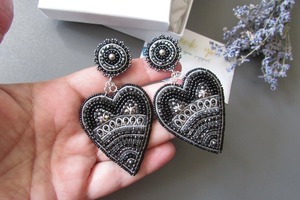 Pendientes Elegantes con Cuentas de Cristal Bordadas, Joyería Artesanal Única de Moda, Diseño Creativo, HUSSAIN CRAFTS Budistas - Product Image 5