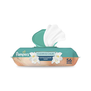 Toallitas húmedas Pampers Clean and Calm ultra suaves para bebés con tecnología de limpieza suave y protección para la piel. - Product Image 1