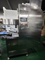 Ligne de production automatique de sushis onigiri, machine à étaler, former et emballer les boulettes de riz pour la transformation alimentaire