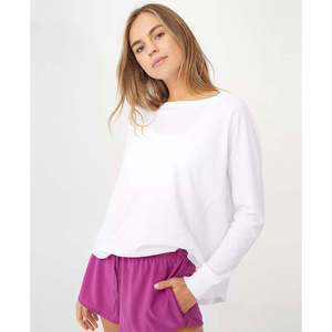 Top a Maniche Lunghe in Cotone per Donna, Comodo e Traspirante, Design Bianco Tinta Unita, Taglia Media, Senza Cuciture, Logo Stampato sul Davanti - Product Image 3