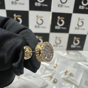 Pendientes de Diamantes con Baño de Rodio en Oro de 10K RB Gems, Corte Brillante Redondo, Lujosos, Unisex, para Uso Diario - Product Image 1