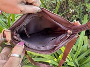 Bolso de Hombro de Cuero Vacuno con Flecos, Diseño Artesanal, Estilo Bohemio, Vintage, Hecho a Mano - Product Image 6