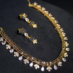 Estilista de alta gama con collar de latón con plata AD CZ y Perla para novias Bodas Proveedor de productos a granel - Product Image 1