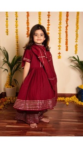 Bachpan Modern Girls Rust Maroon Solid Cotton Blend |   Ensemble Anarkali avec Kurta, pantalon et dupatta en Gotta Jaal, tenue de fête pour Diwali - Product Image 6