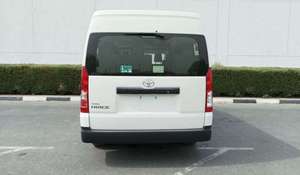 Fourgonnette Hiace d'occasion pas chère 2024, sièges en cuir, conduite à gauche, moteur 4.5L, puissance 150-200 ch, transmission automatique, 4 airbags, panoramique - Product Image 4