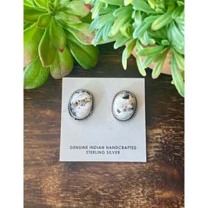 Pendientes de botón J Frank de plata de ley y búfalo blanco con engaste de bisel, modernos, en oro rosa, oro amarillo y oro blanco - Product Image 1