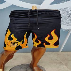 Short de compression de football personnalisé avec design sublimé, tissu extensible et coupe athlétique, idéal pour l'entraînement et les sports d'équipe - Product Image 4