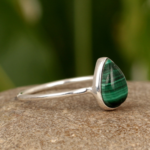 Bague de mariage pour femme en argent sterling 925 plaqué rhodium, pierre précieuse en malachite de forme poire de 10x14 mm, fabrication artisanale, très vendue - Product Image 4