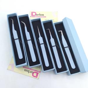 Pinzas de pestañas recubiertas de Color azul cielo con agarre de diamante Pinzas de extensión de pestañas de volumen de 45 grados de acero inoxidable - Product Image 1