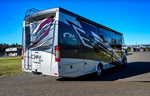 1FDFF6LT0NDA23890 Autocaravana Diésel Super C Usada de 37 Pies, Modelo 2024, Motor V8 de 6.7L y 330HP, 4x4, RV de Lujo con Litera King Size, Bajo Kilometraje - Product Image 6