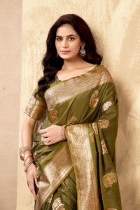 Saree en soie tissée pure de créateur avec tissage Zari Tenue de fête de mariage traditionnelle indienne et pakistanaise pour femmes - Product Image 4