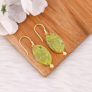 Boucles d'oreilles en laiton plaqué or jaune avec opale verte, faites à la main, pour tenues quotidiennes, boucles d'oreilles pendantes tendance en laiton pour événements spéciaux - Product Image 2