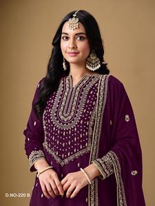 Belle soie d'art avec broderie Salwar costume femme fabricant de mode de Surat au taux le plus bas - Product Image 4