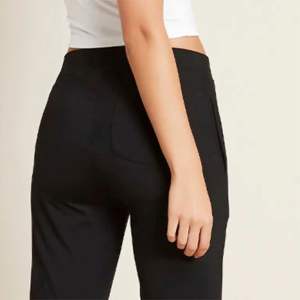 Pantalon de couchage luxueux en soie pure pour femme | Vêtements de nuit élégants, légers et lisses disponibles dans plusieurs imprimés chics - Product Image 6