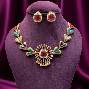Ensemble de collier élégant plaqué or de haute qualité de créateur avec boucles d'oreilles pour la collection de vêtements de mariage et de fête pour femmes ou filles - Product Image 1