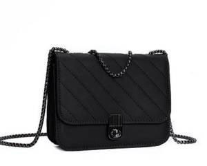 Borsa a Tracolla in Pelle con Catena per Donna - Product Image 2