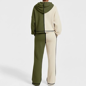 Conjunto Deportivo de Terciopelo Personalizado para Invierno, Chándal Grueso para Mujer, Sudadera con Capucha y Pantalones Jogger Unisex en Bloques de Color - Product Image 4