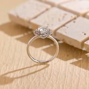 Anillo de compromiso de diamante cultivado en laboratorio de corte redondo de oro sólido de 14K, anillo de promesa Floral único, regalo de aniversario de boda para mujer - Product Image 5