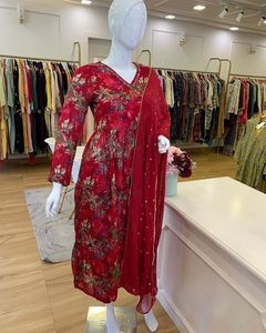 Beau costume de créateur avec intérieur et plazzo-Dupatta avec impression numérique et travail manuel - Product Image 5