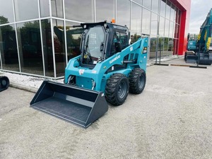 Chargeuse compacte sur chenilles Sunward SWL3230 avec accessoires pour l'agriculture et l'aménagement paysager - Product Image 6